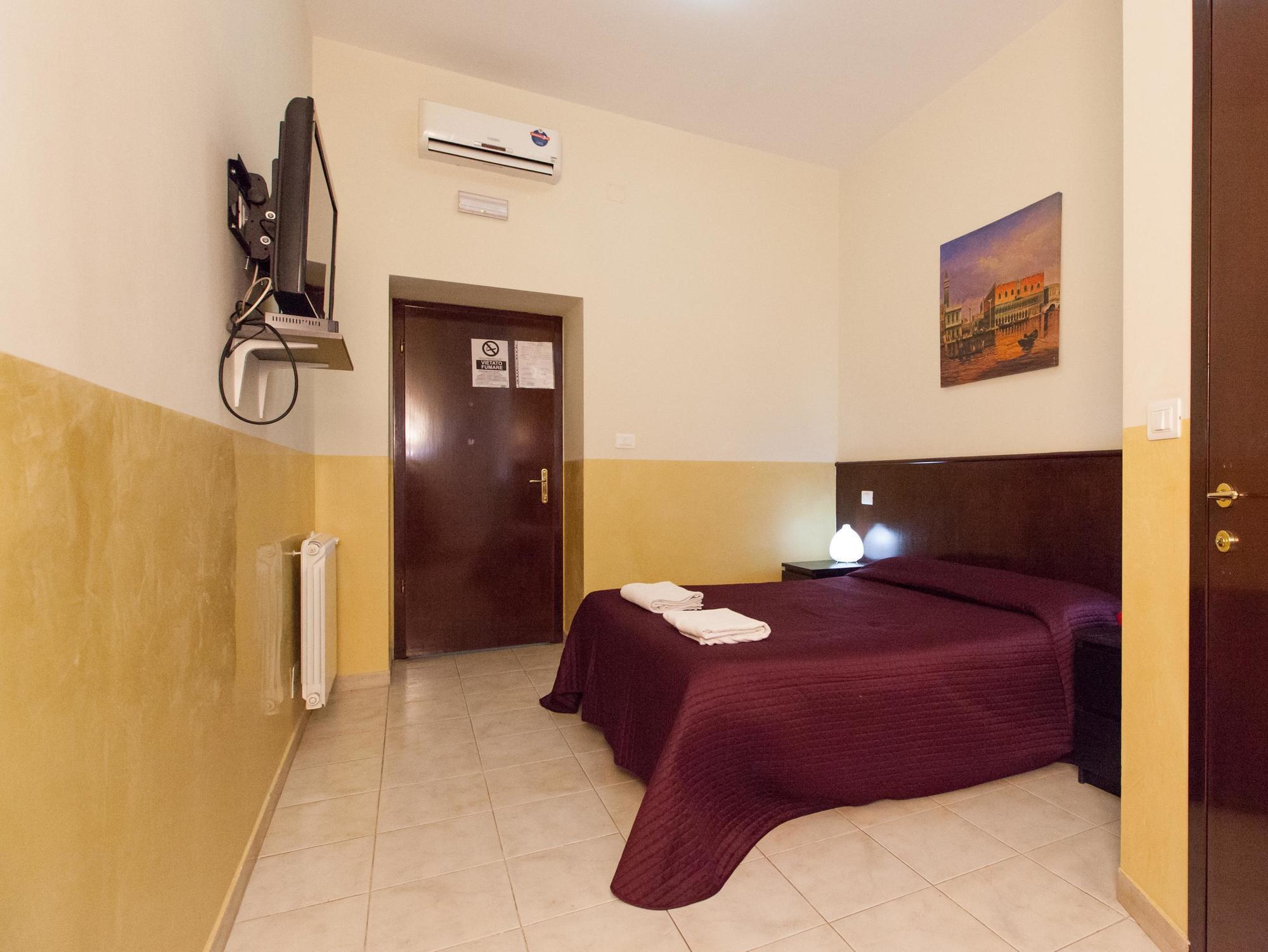 Hotel Friend House Rzym Zewnętrze zdjęcie