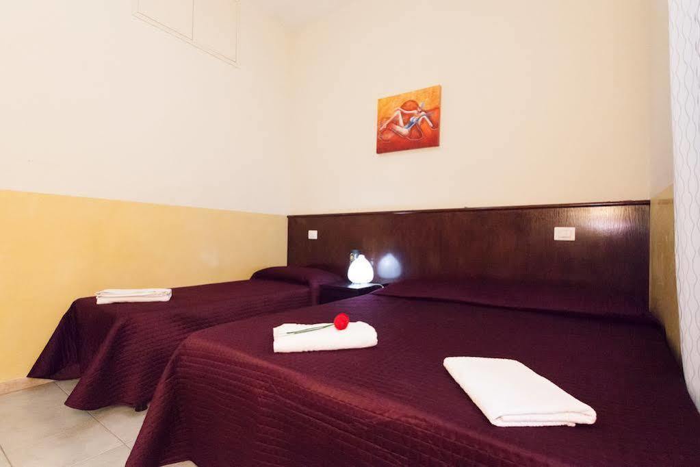 Hotel Friend House Rzym Zewnętrze zdjęcie